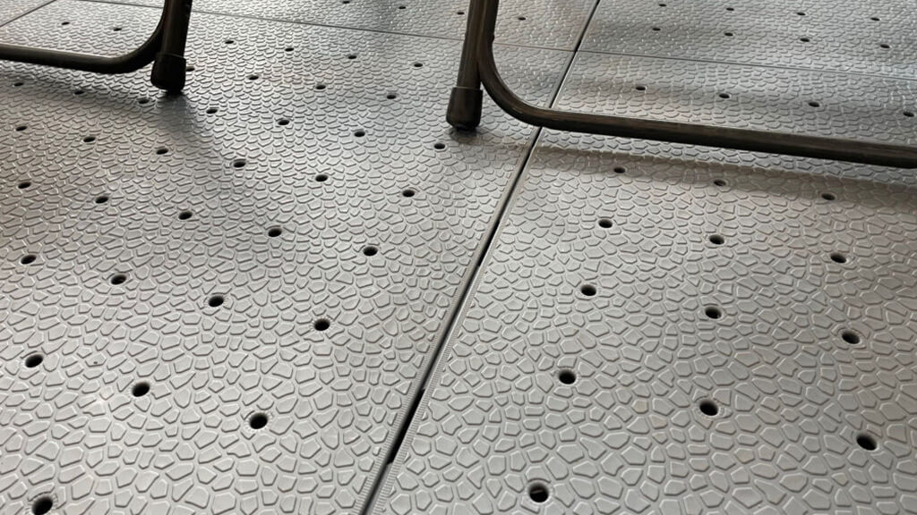 outdoor flooring rental tiles